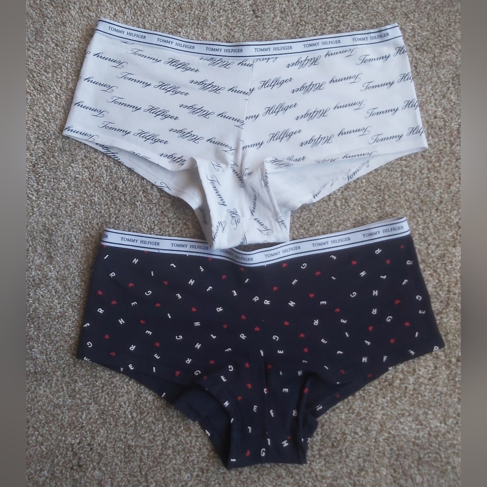 BNWOT Tommy Hilfiger White and Navy Blue Panties Set